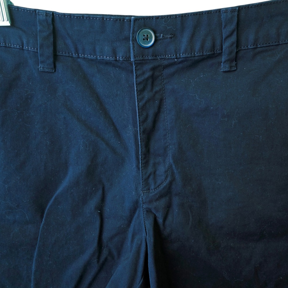 A New Day Navy‎ Blue Chino Shorts Women Size 6 Flat Front Button Fly - Picture 2 of 7